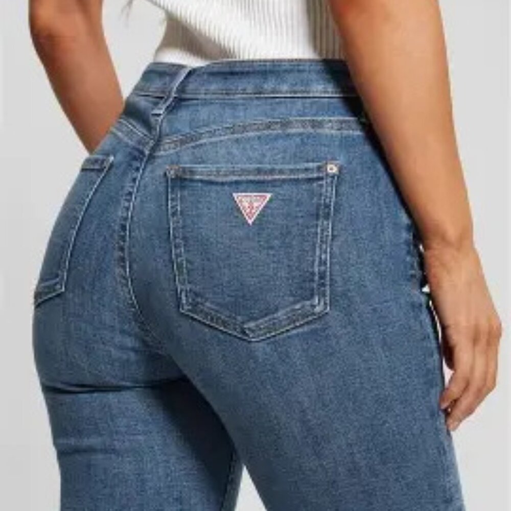 Guess Women's Skinny Jeans in Classic Blue